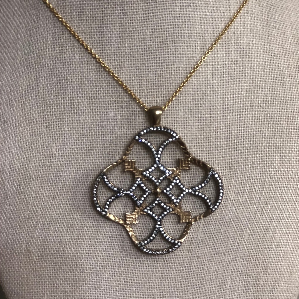Stella and Dot Wesley Pendant necklace